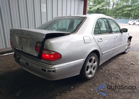 2002 Mercedes-Benz E 320 Special Edition z USA, uszkodzony, nr VIN WDBJF65J42B492710